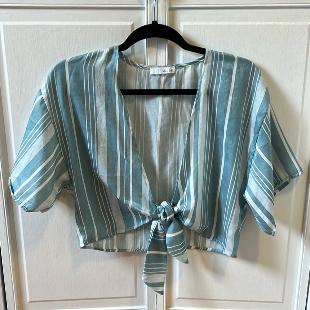 Cropped tie shirt